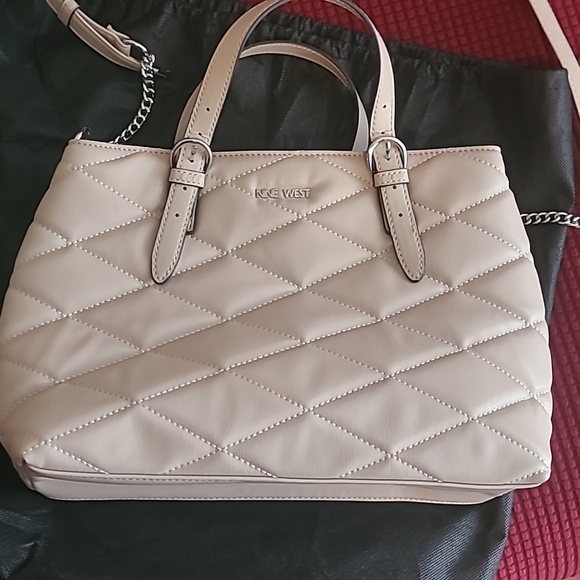New no tags, gently used, excellent condition) Nine West woman bag - Picture 3 of 3